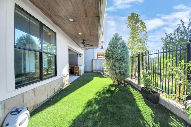 631 N Live Oak Street, Houston, TX 77003