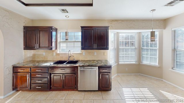 7434 S 95th East Avenue, Tulsa, OK 74133