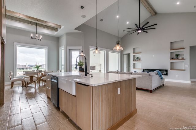 120 sunset, La Vernia, TX 78121