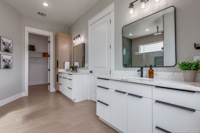 120 sunset, La Vernia, TX 78121