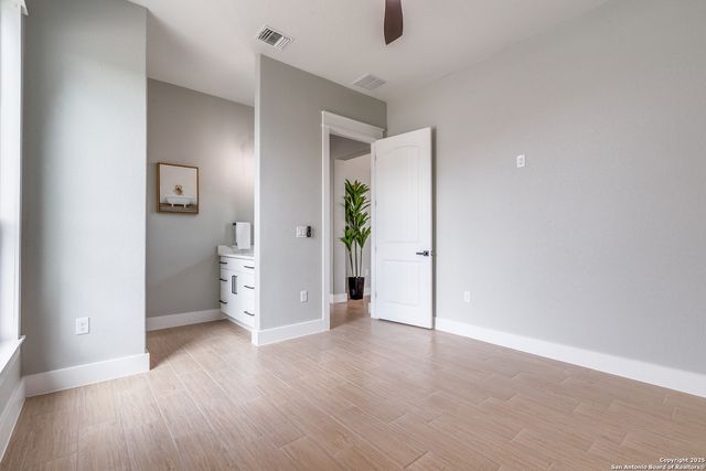 120 sunset, La Vernia, TX 78121