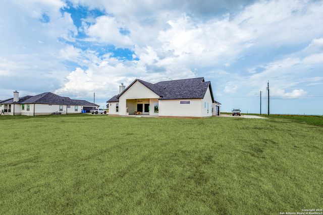 120 sunset, La Vernia, TX 78121