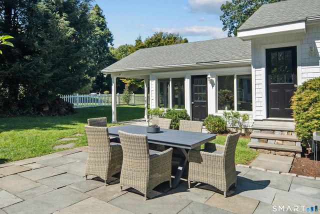 327 Jelliff Mill Road, New Canaan, CT 06840
