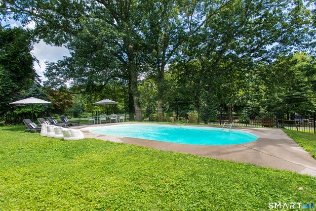 327 Jelliff Mill Road, New Canaan, CT 06840