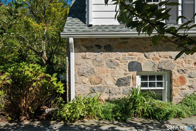 327 Jelliff Mill Road, New Canaan, CT 06840
