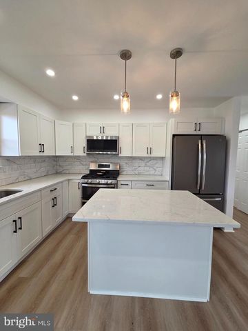 908 BLUE GATE LN, Sinking Spring, PA 19608