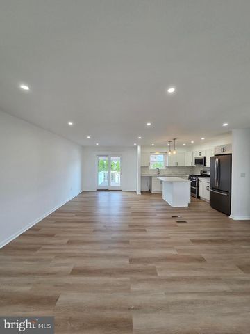 908 BLUE GATE LN, Sinking Spring, PA 19608