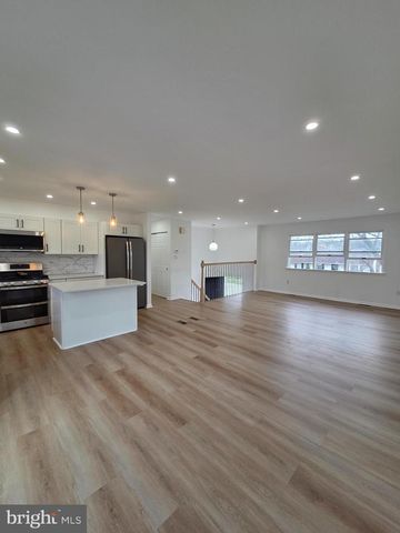 908 BLUE GATE LN, Sinking Spring, PA 19608