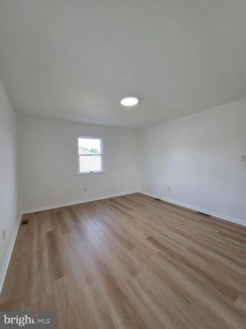 908 BLUE GATE LN, Sinking Spring, PA 19608