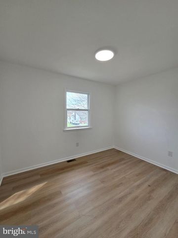 908 BLUE GATE LN, Sinking Spring, PA 19608