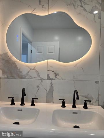 908 BLUE GATE LN, Sinking Spring, PA 19608