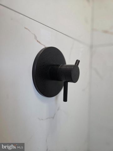 908 BLUE GATE LN, Sinking Spring, PA 19608