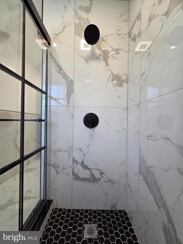 908 BLUE GATE LN, Sinking Spring, PA 19608