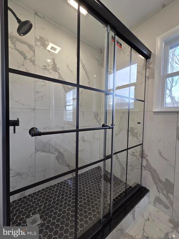 908 BLUE GATE LN, Sinking Spring, PA 19608