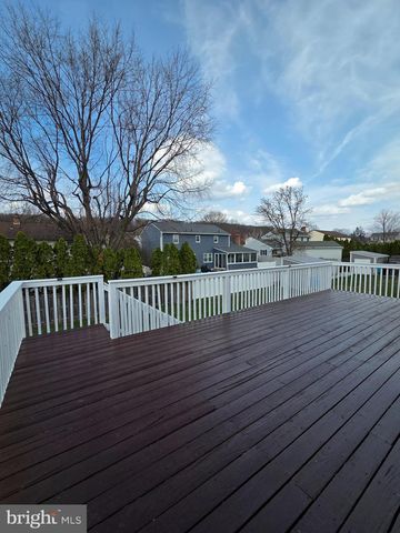 908 BLUE GATE LN, Sinking Spring, PA 19608