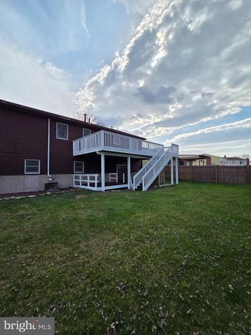 908 BLUE GATE LN, Sinking Spring, PA 19608