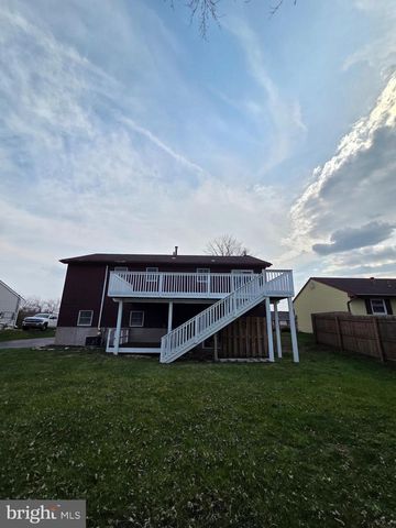 908 BLUE GATE LN, Sinking Spring, PA 19608