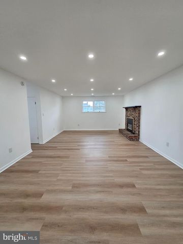 908 BLUE GATE LN, Sinking Spring, PA 19608