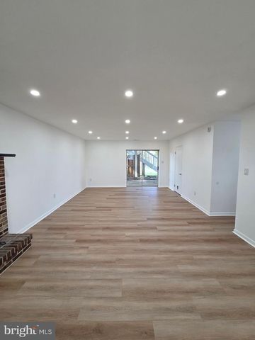 908 BLUE GATE LN, Sinking Spring, PA 19608