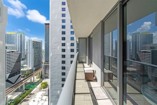 55 SW 9th St 2407, Miami, FL 33130