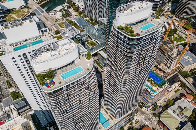 55 SW 9th St 2407, Miami, FL 33130