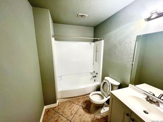 8778 SERENE RIDGE DR, San Antonio, TX 78239