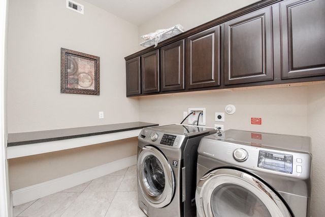 7711 Reseda Street, Sugar Land, TX 77479