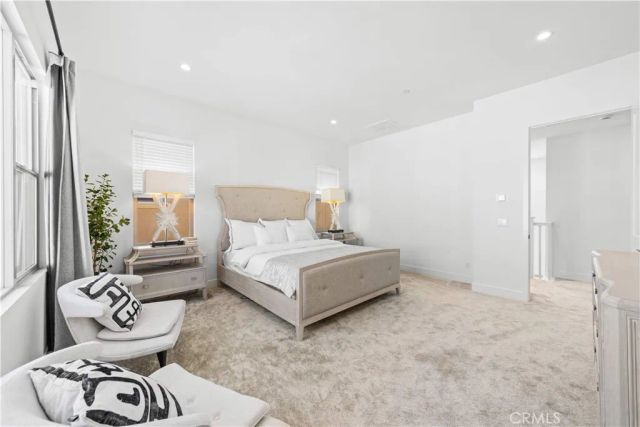 106 Glydon, Irvine, CA 92618