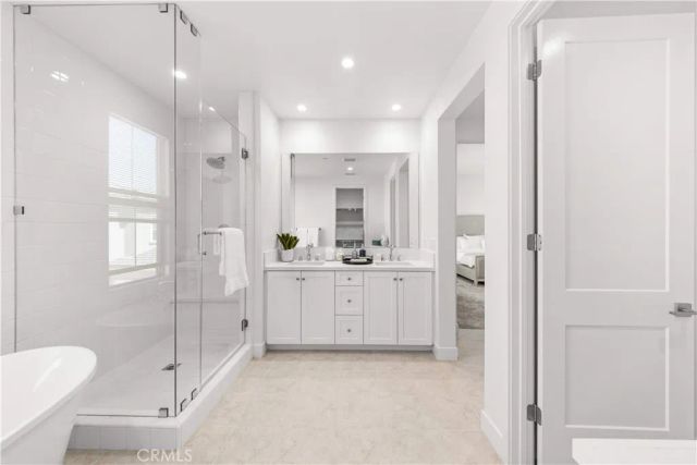 106 Glydon, Irvine, CA 92618