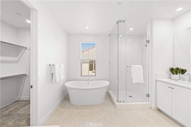 106 Glydon, Irvine, CA 92618