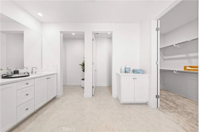 106 Glydon, Irvine, CA 92618