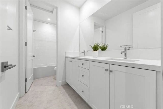 106 Glydon, Irvine, CA 92618
