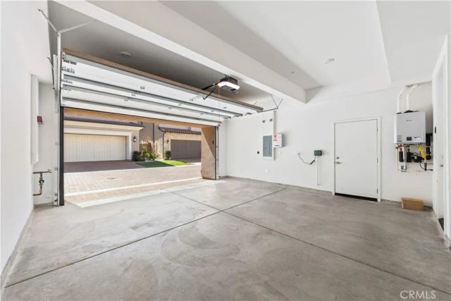 106 Glydon, Irvine, CA 92618