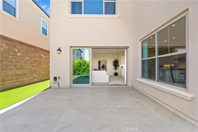 106 Glydon, Irvine, CA 92618