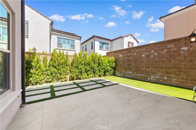 106 Glydon, Irvine, CA 92618