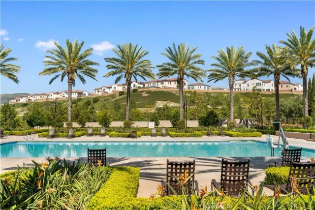 106 Glydon, Irvine, CA 92618