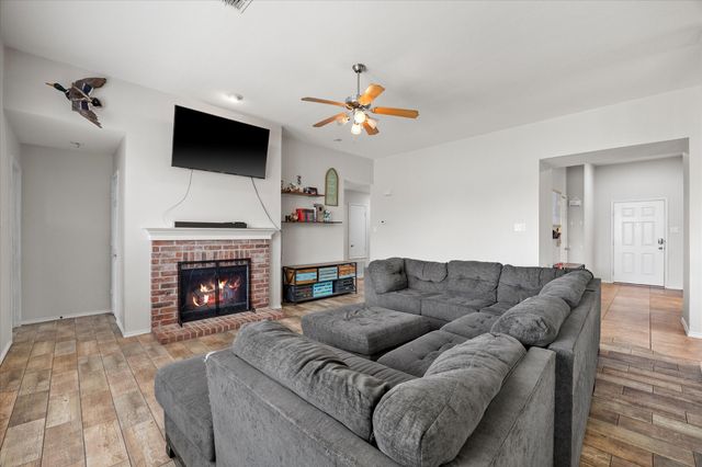 308 Creekwood Trail, Forney, TX 75126