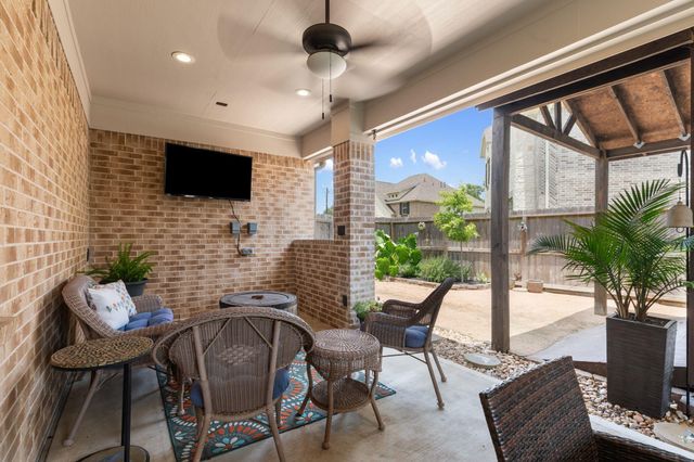 13314 Village Circle Drive, Mont Belvieu, TX 77535