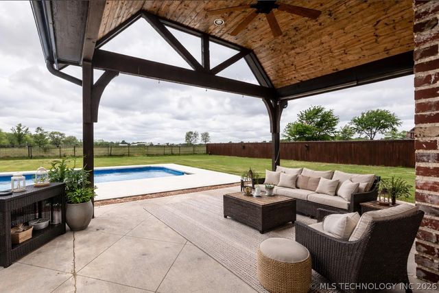 2114 E 176th Street S, Bixby, OK 74047