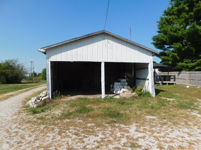 7962 S State Road 3, Greensburg, IN 47240