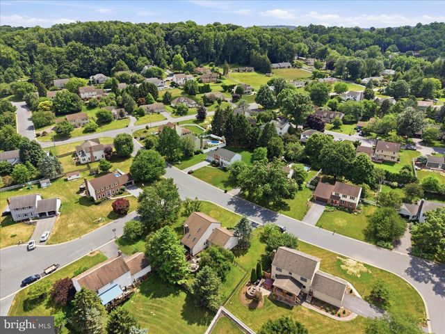 1313 PENNSCOTT DR, Landisville, PA 17538