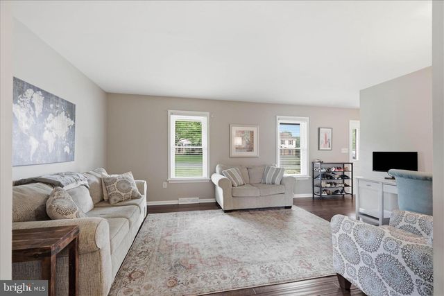 1313 PENNSCOTT DR, Landisville, PA 17538