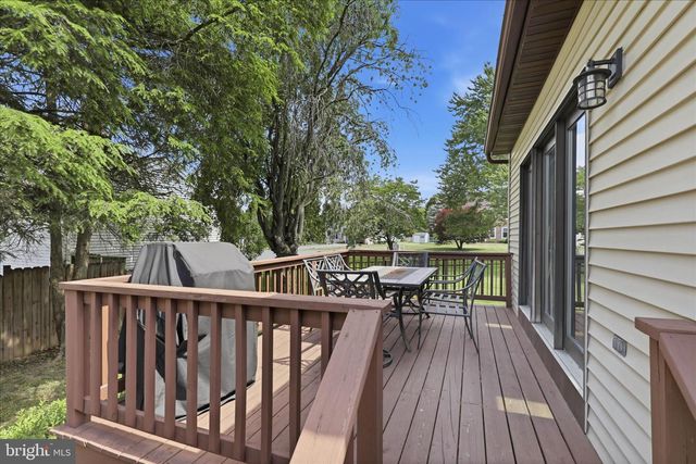 1313 PENNSCOTT DR, Landisville, PA 17538
