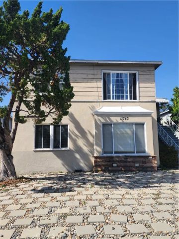 11743 Riverside, Valley Village, CA 91607