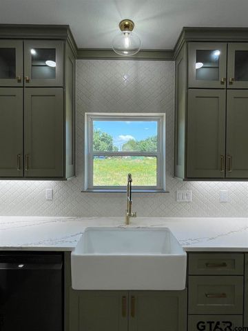 450 Lake Rd, Bullard, TX 75757