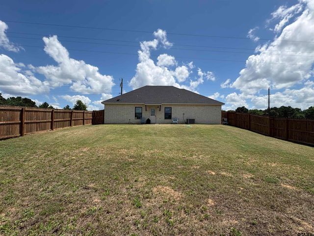 450 Lake Rd, Bullard, TX 75757
