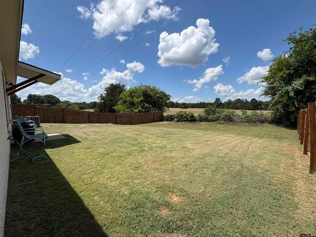450 Lake Rd, Bullard, TX 75757