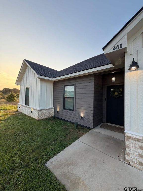450 Lake Rd, Bullard, TX 75757