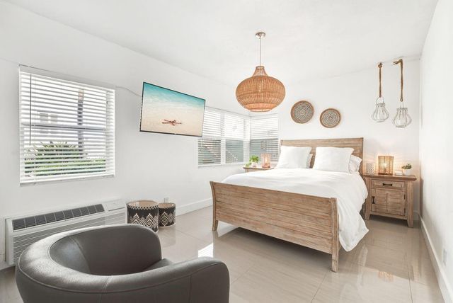 315 Van Buren St 106B, Hollywood, FL 33019