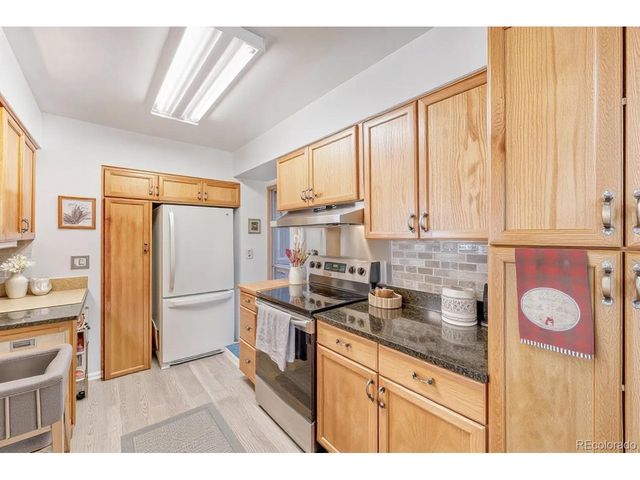 8227 Vanguard Dr, Denver, CO 80221